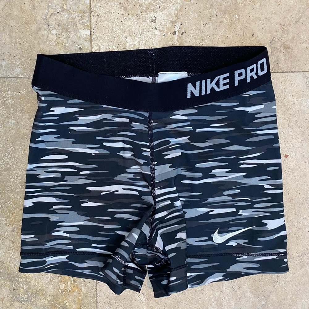 NIKE PRO SHORTS